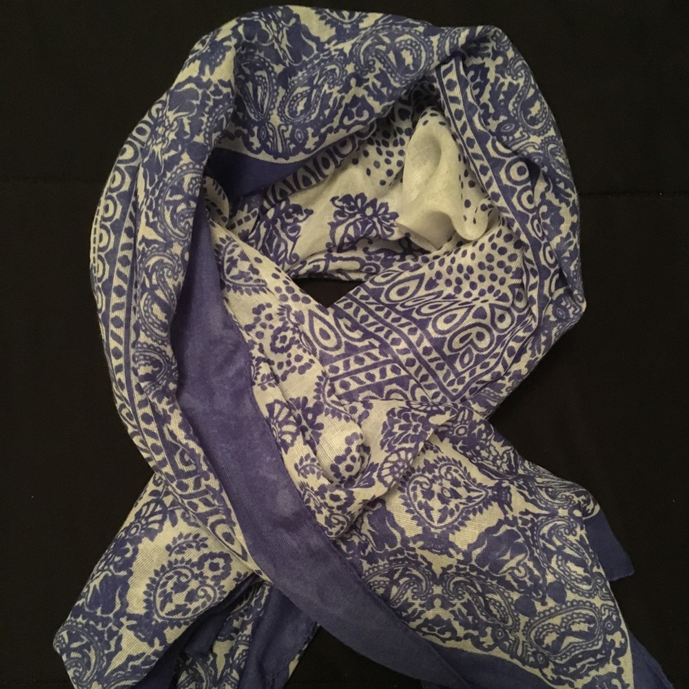Blue and White Patterned Scarf